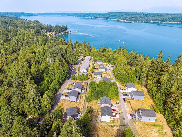 80 E Ellinor Peak Place, Belfair, WA 98528