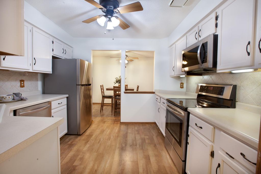 999 41st Avenue NE 212, Columbia Heights, MN 55421 — photo 2