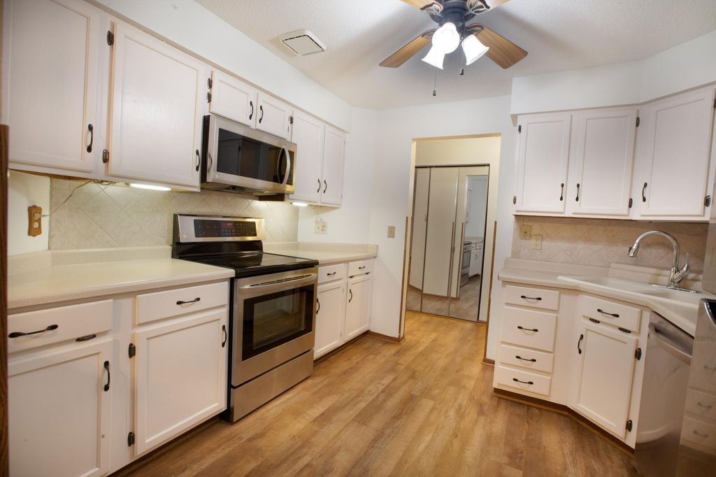999 41st Avenue NE 212, Columbia Heights, MN 55421 — photo 3