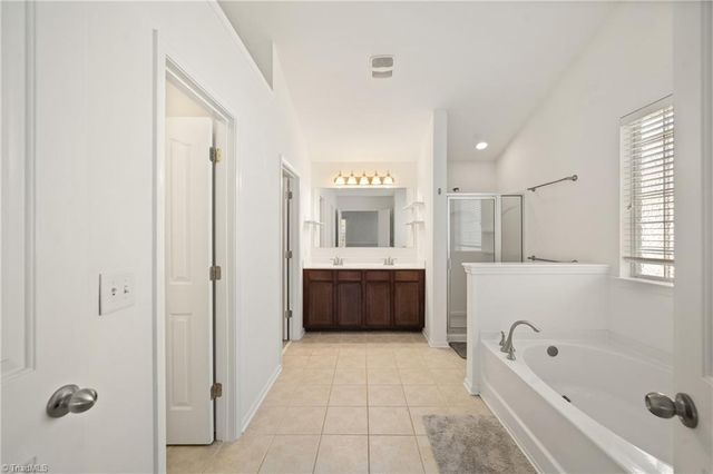 2576 Viola Court, Winston-salem, NC 27127