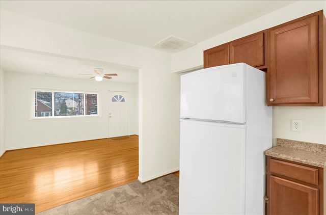 8229 FORT SMALLWOOD RD, Baltimore, MD 21226