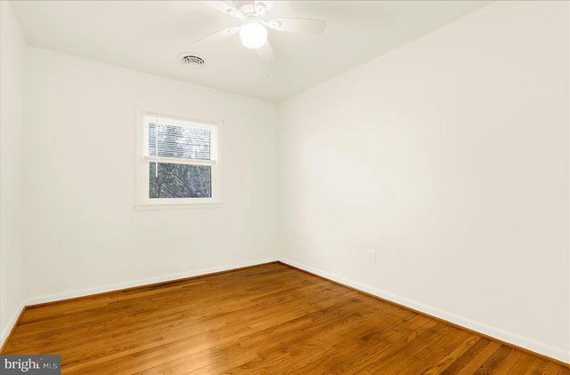 8229 FORT SMALLWOOD RD, Baltimore, MD 21226