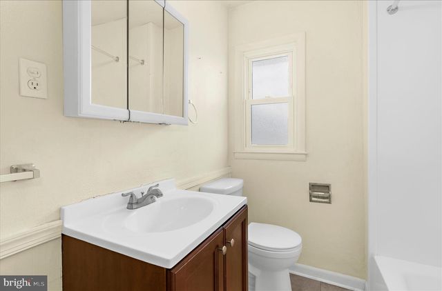 8229 FORT SMALLWOOD RD, Baltimore, MD 21226