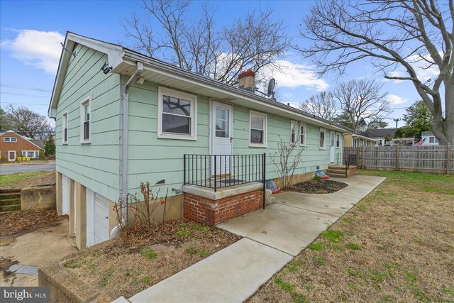 8229 FORT SMALLWOOD RD, Baltimore, MD 21226