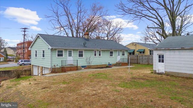 8229 FORT SMALLWOOD RD, Baltimore, MD 21226