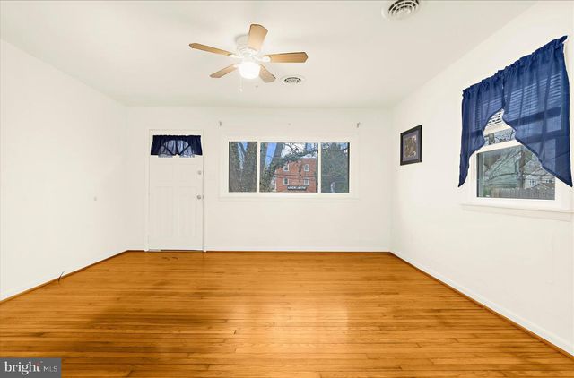 8229 FORT SMALLWOOD RD, Baltimore, MD 21226