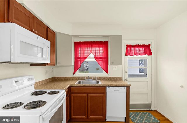 8229 FORT SMALLWOOD RD, Baltimore, MD 21226