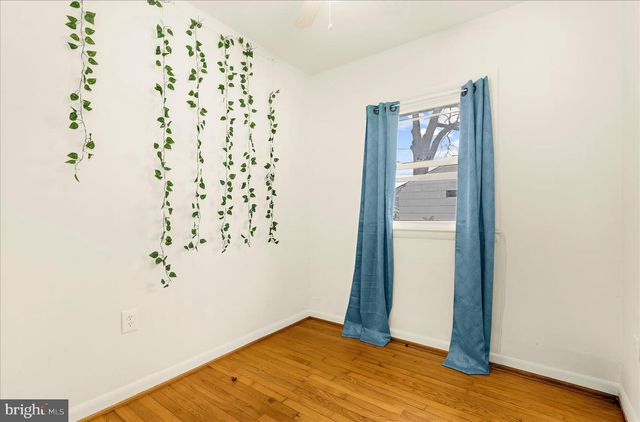 8229 FORT SMALLWOOD RD, Baltimore, MD 21226