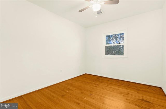 8229 FORT SMALLWOOD RD, Baltimore, MD 21226