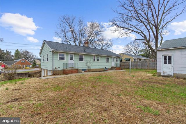 8229 FORT SMALLWOOD RD, Baltimore, MD 21226