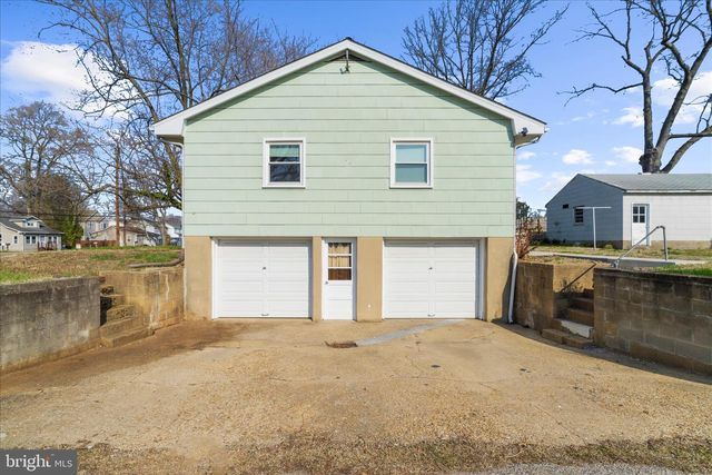 8229 FORT SMALLWOOD RD, Baltimore, MD 21226