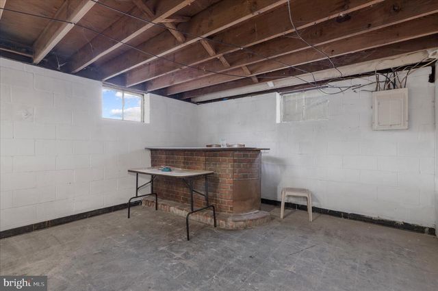8229 FORT SMALLWOOD RD, Baltimore, MD 21226