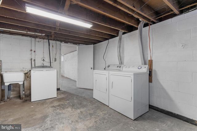 8229 FORT SMALLWOOD RD, Baltimore, MD 21226