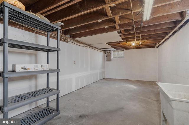 8229 FORT SMALLWOOD RD, Baltimore, MD 21226