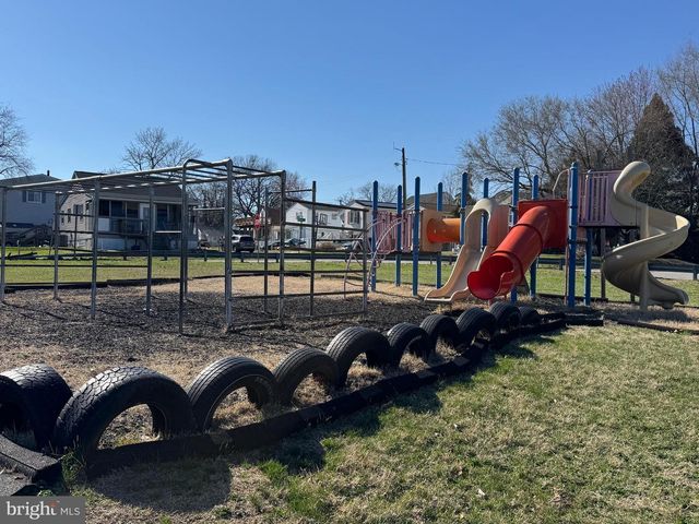 8229 FORT SMALLWOOD RD, Baltimore, MD 21226
