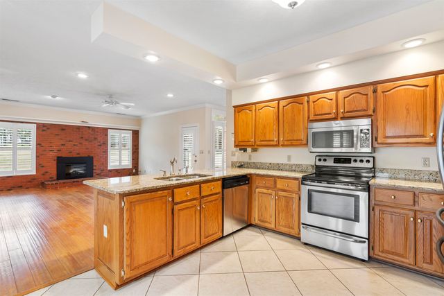 308 LAKE CIR, Bolivar, TN 38008