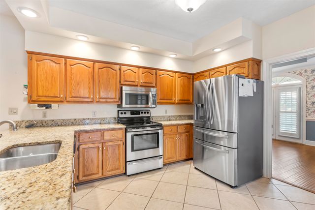 308 LAKE CIR, Bolivar, TN 38008