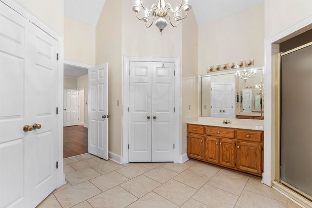 308 LAKE CIR, Bolivar, TN 38008