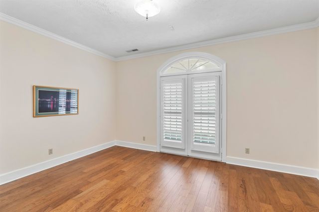 308 LAKE CIR, Bolivar, TN 38008