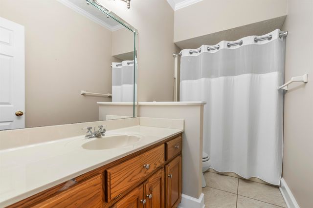 308 LAKE CIR, Bolivar, TN 38008