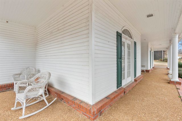 308 LAKE CIR, Bolivar, TN 38008