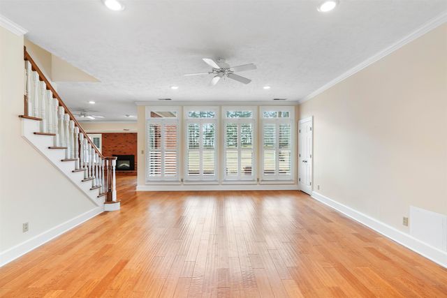 308 LAKE CIR, Bolivar, TN 38008