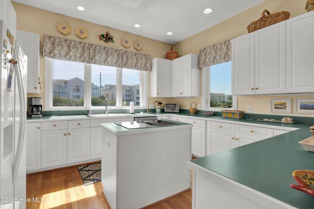 2515 N Lumina Avenue N, Wrightsville Beach, NC 28480
