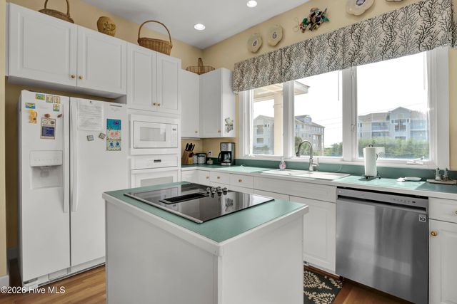 2515 N Lumina Avenue N, Wrightsville Beach, NC 28480