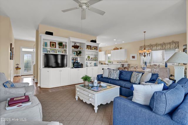 2515 N Lumina Avenue N, Wrightsville Beach, NC 28480