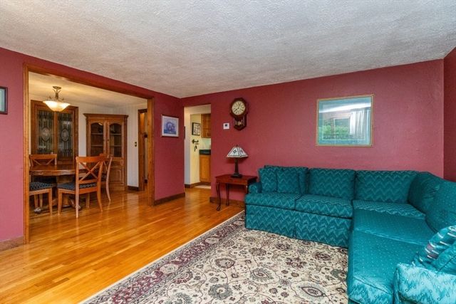 118 Bruce Rd, Walpole, MA 02081