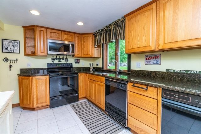 118 Bruce Rd, Walpole, MA 02081