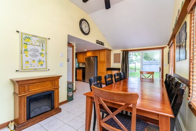 118 Bruce Rd, Walpole, MA 02081