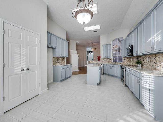 214 Jennifer Lane, Arlington, TX 76002