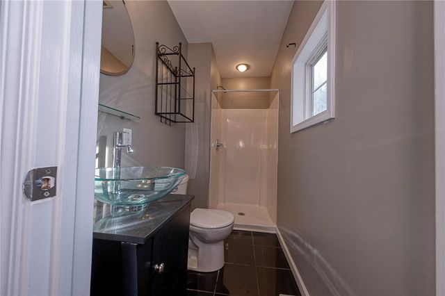 717 Saline St, Greenfield, PA 15207