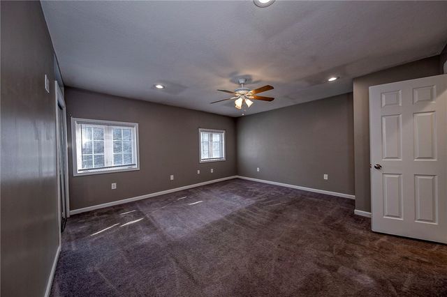 717 Saline St, Greenfield, PA 15207