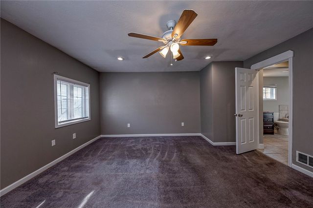 717 Saline St, Greenfield, PA 15207