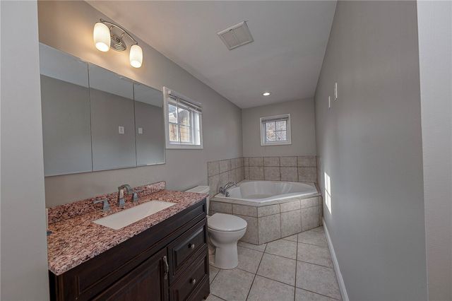 717 Saline St, Greenfield, PA 15207