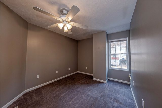 717 Saline St, Greenfield, PA 15207