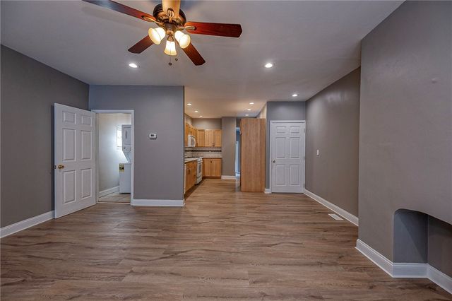 717 Saline St, Greenfield, PA 15207