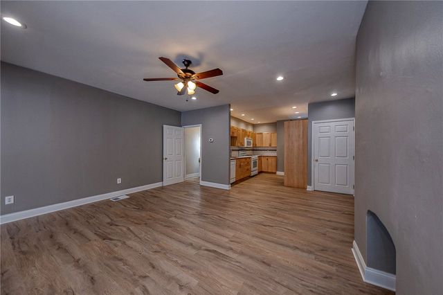 717 Saline St, Greenfield, PA 15207