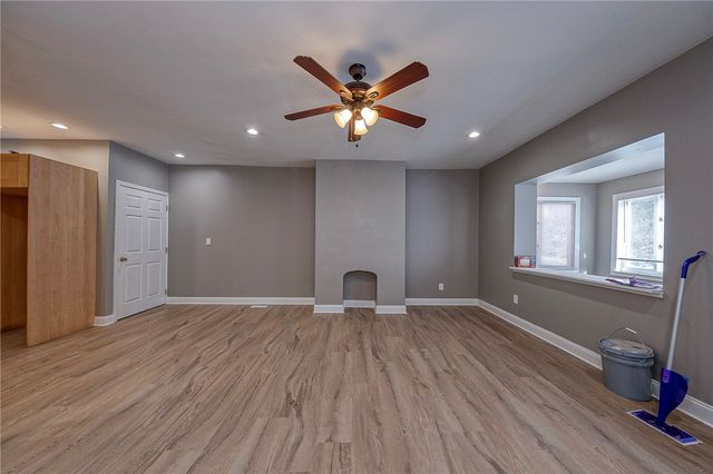 717 Saline St, Greenfield, PA 15207