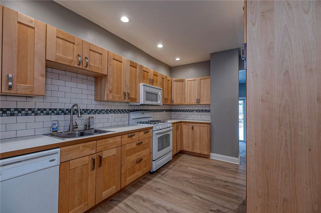 717 Saline St, Greenfield, PA 15207