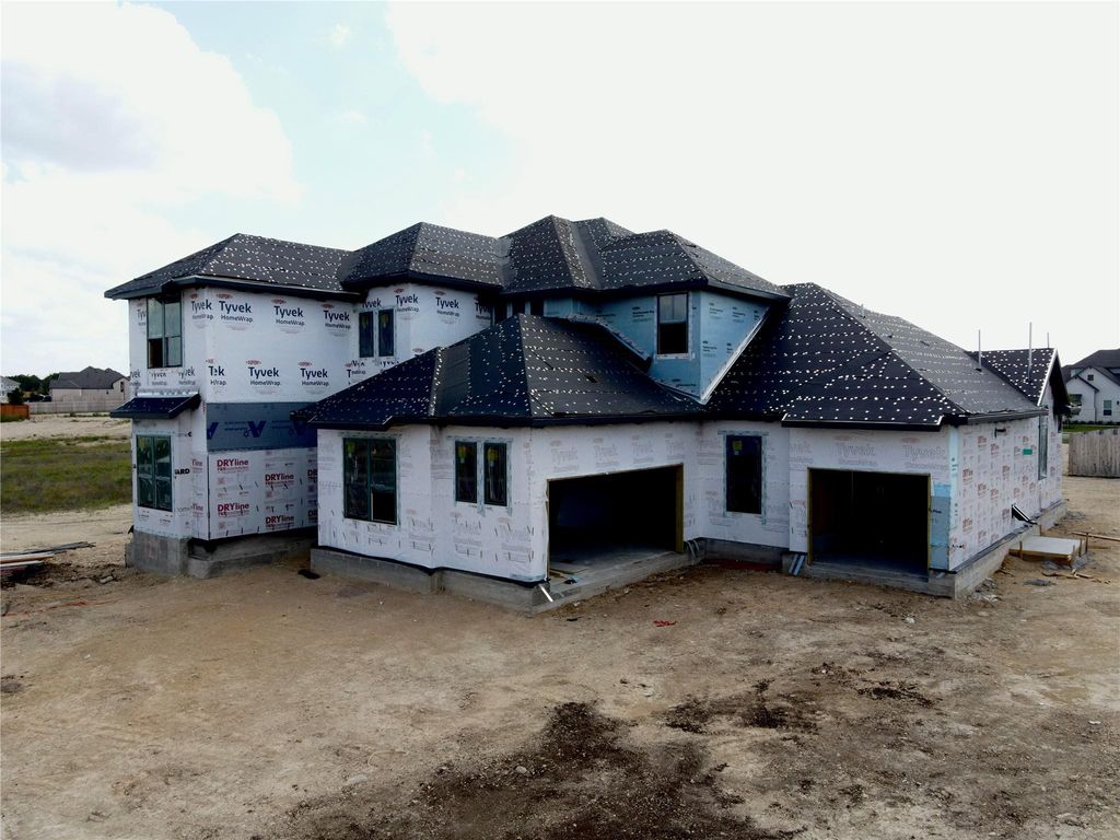 121 Clancy DR, Liberty Hill, TX 78642