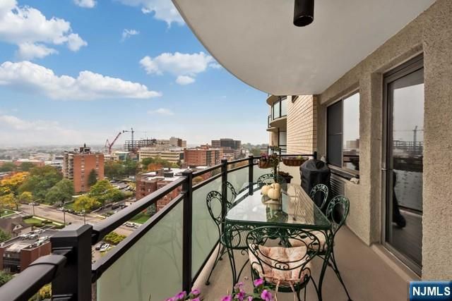 125 Prospect Avenue 16J, Hackensack, NJ 07601