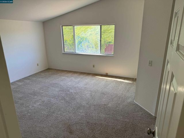 2268 Oak Hills Dr, Pittsburg, CA 94565