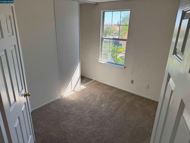 2268 Oak Hills Dr, Pittsburg, CA 94565