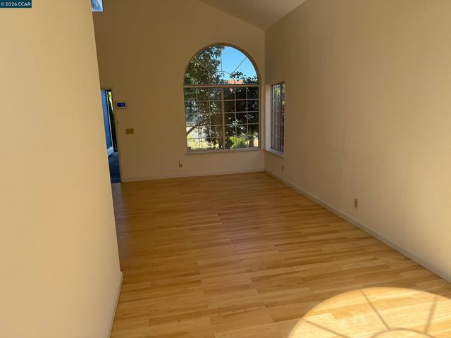 2268 Oak Hills Dr, Pittsburg, CA 94565