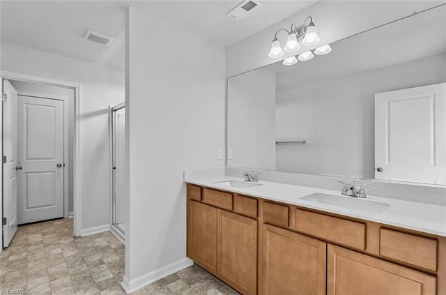 5375 Spicewood Lake Lane, Winston-salem, NC 27106
