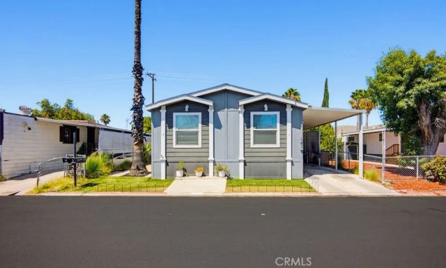 1097 State, Hemet, CA 92543