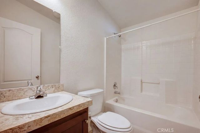 1097 State, Hemet, CA 92543